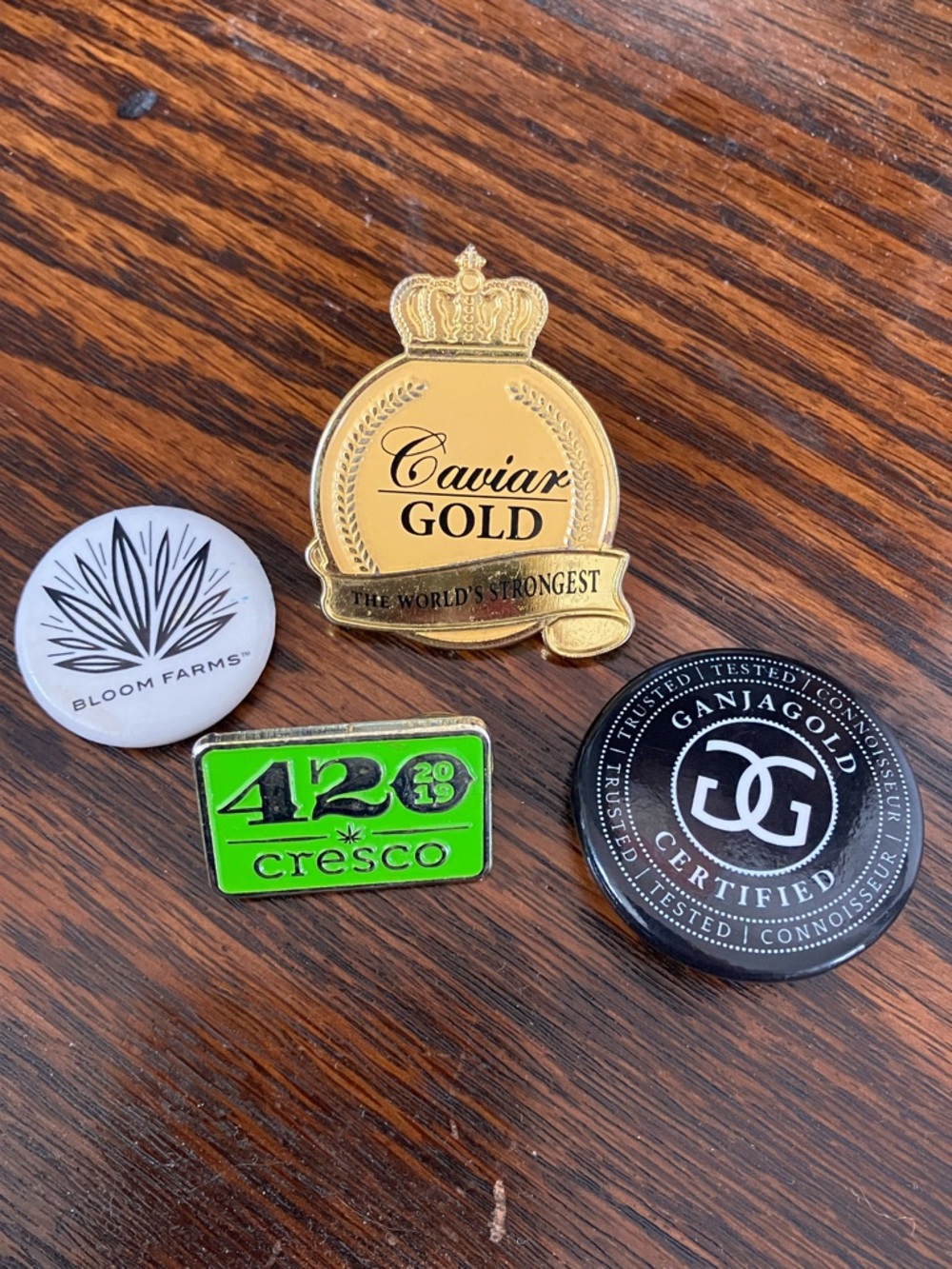 Set of 420 Buttons / Pins